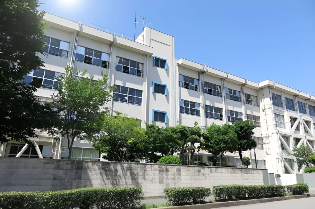 通信制高校の公立と私立の違い